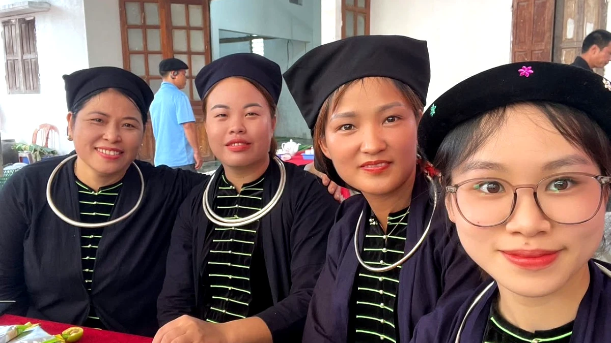 Tay Traditional Costume and their food in Ha Giang
