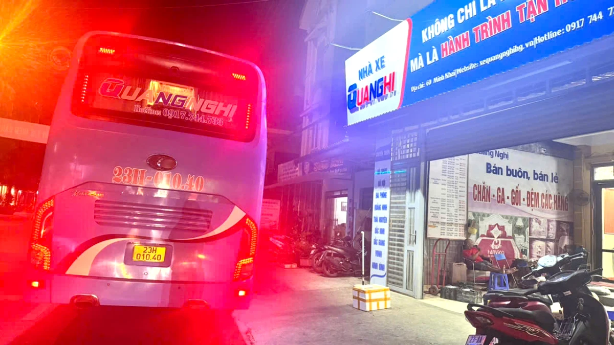 24 Cabin VIP Sleeper Bus from Ha Giang to Ninh Binh.